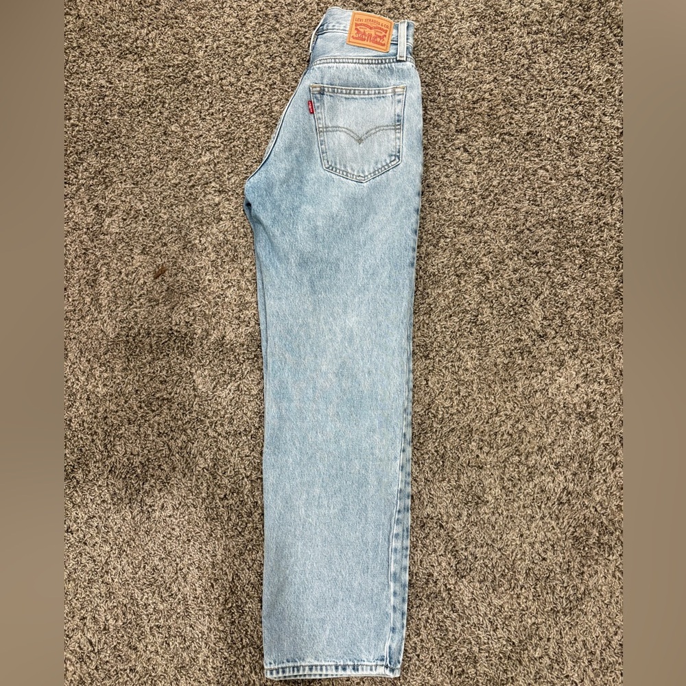 Levi's Light Blue Jeans - Picture 2 of 3